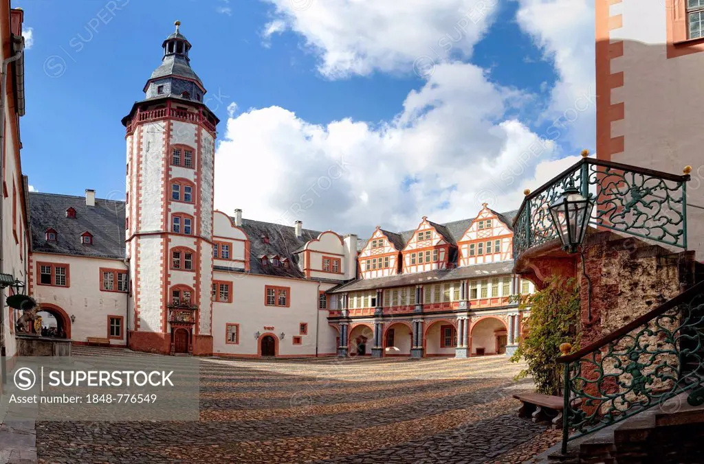 Courtyard, Stadtpfeiferturm tower, Schloss Weilburg Castle, Weilburg an der Lahn, Hesse, Germany, Europe