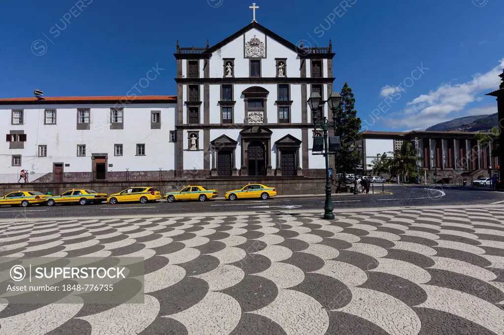 Igreja Sao Joao church, Praco do Municipio