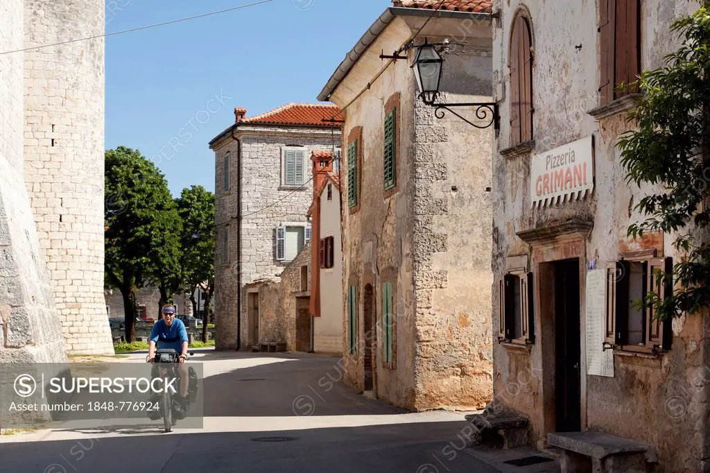 Street in Svetvincenat, Sanvincenti, Istria, Croatia, Europe
