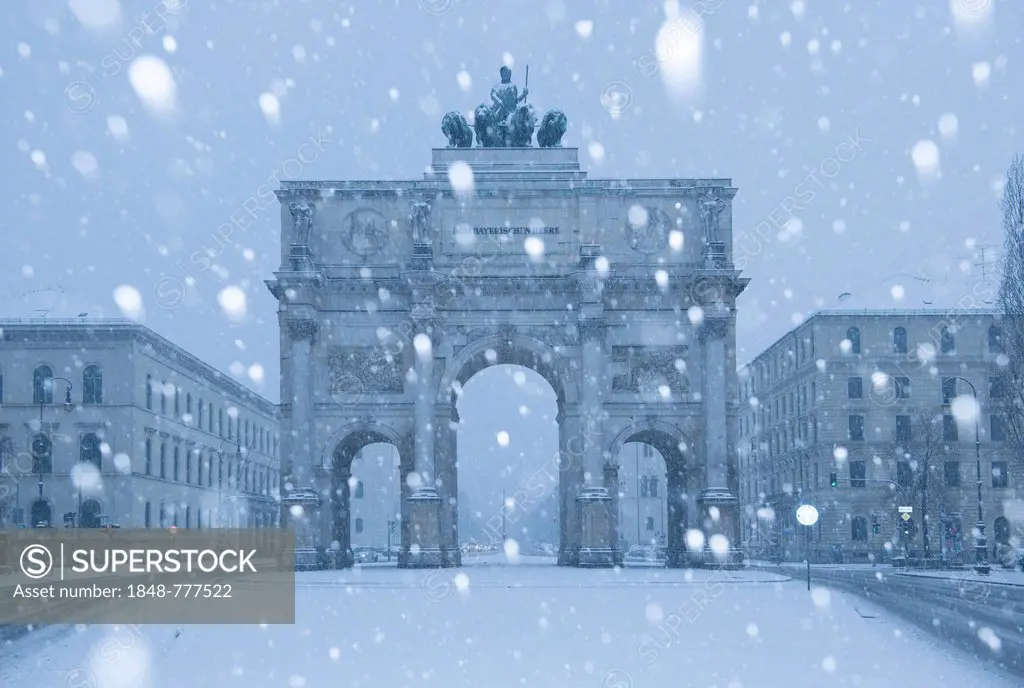 Siegestor, victory gate, in the snow