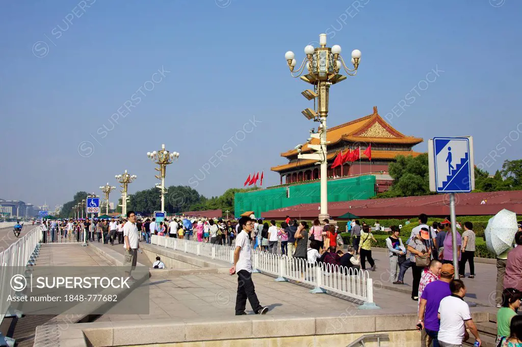 Street scene in front of the Forbidden City