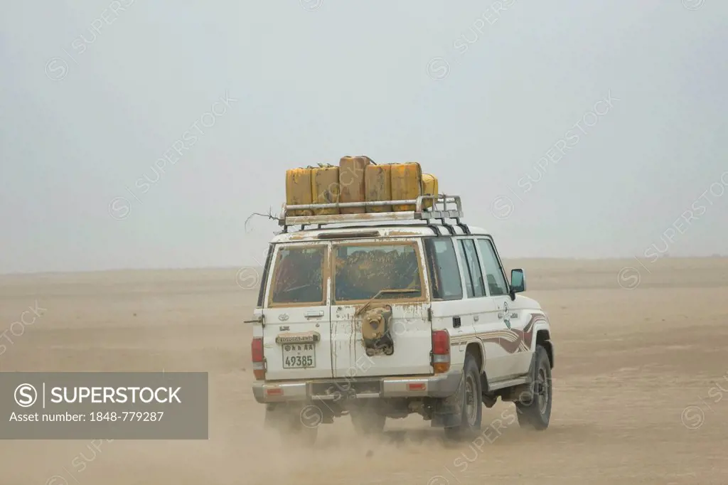 Travel in an off-road vehicle in the Danakil Depression between Afdera and Ertale