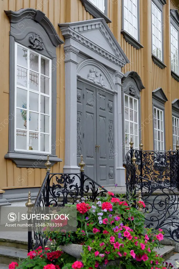 Entrance of Stiftsgården, the royal residence