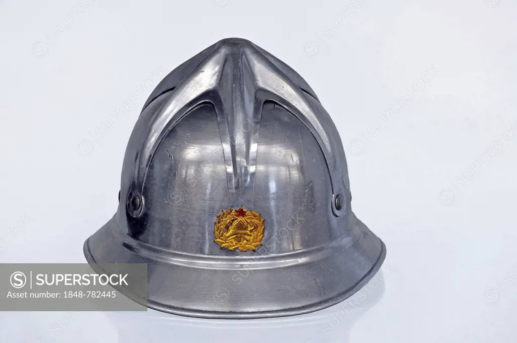 Yugoslav Spider firefighter's helmet, Feuer und Flamme - Die Feuerwehr von 1850 bis heute, an exhibition of 150 years of Lauf Fire Department, Lauf In...