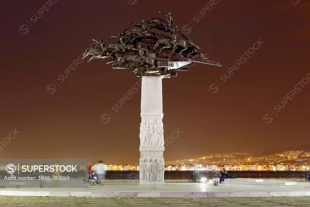 Monument symbolising Turkish troops during the War of Independence in Smyrna, on Gendodu Meydani square