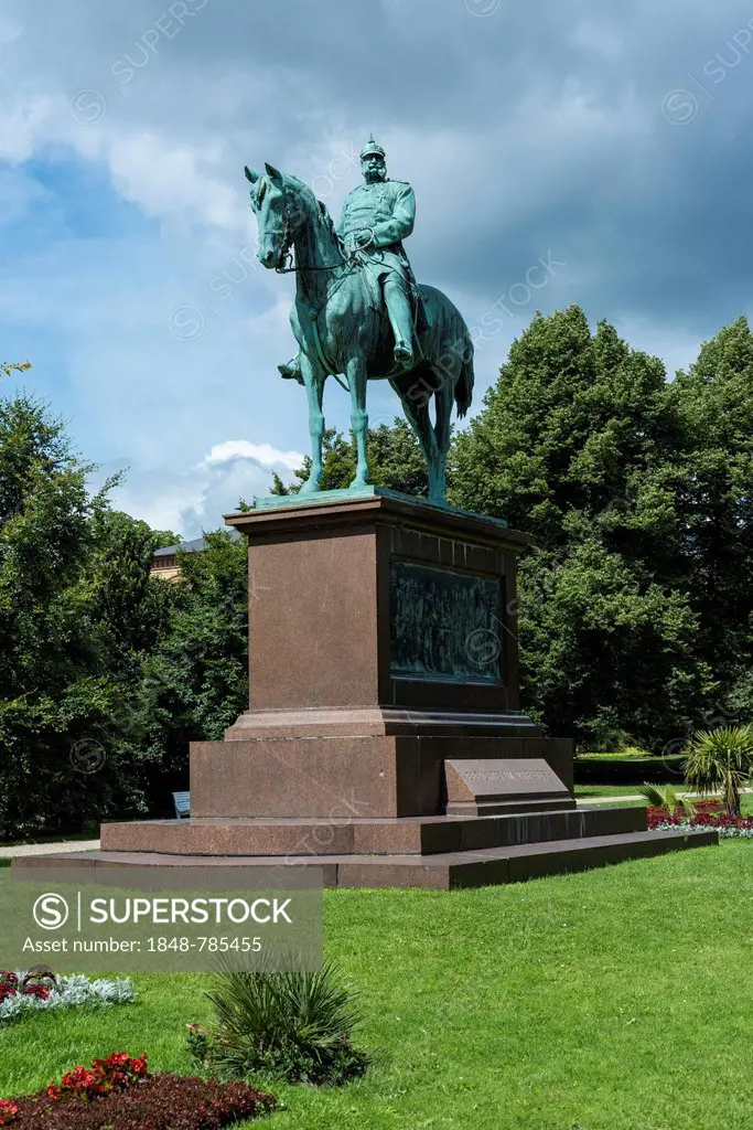 Equestrian statue of Kaiser Wilhelm I, castle gardens