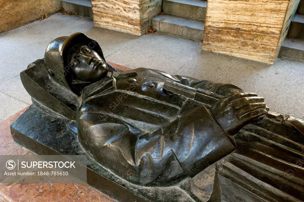 Fallen soldier in the crypt of the war memorial, anno 1924, Bavarian State Chancellery, former Army Museum in the Hofgarten or Court Garden