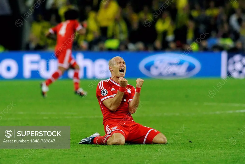 Arjen Robben cheering jubilantly at the end of the game, UEFA Champions League Final 2013, Borussia Dortmund - FC Bayern Munich