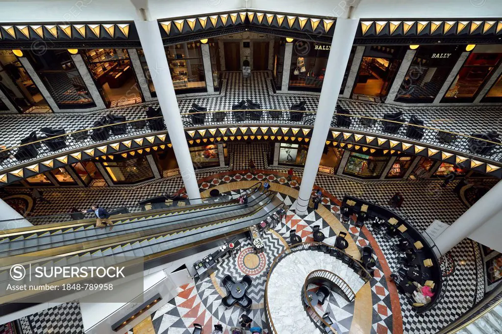 Interior, Quartier Q206 shopping centre, by the architect Henry Cobb, Friedrichstadt-Passagen arcades