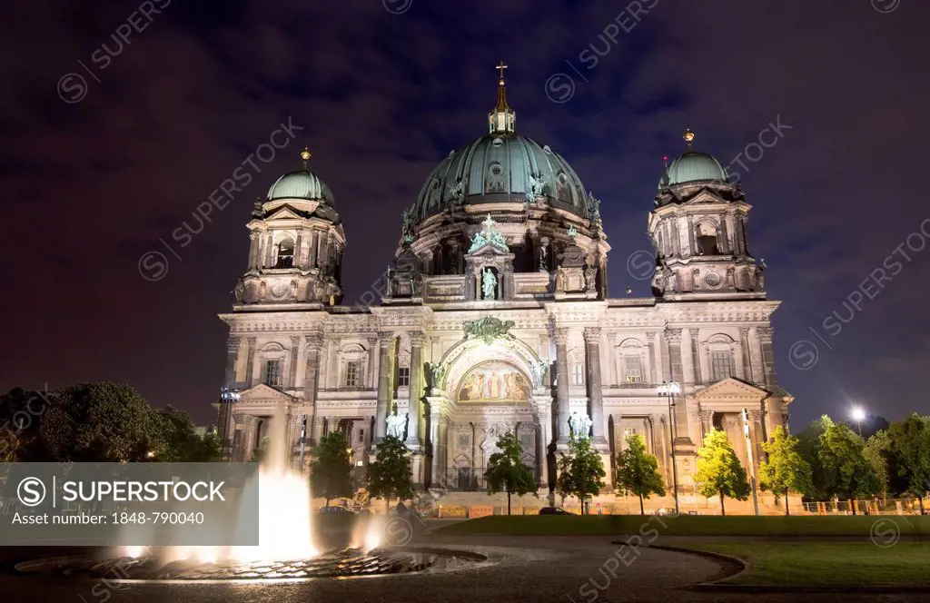 Berliner Dom, Berlin Cathedral, at night