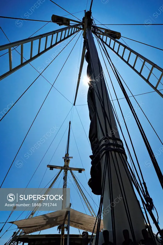 Masts and awning, Buginese Schooner, Seven Seas Liveaboard