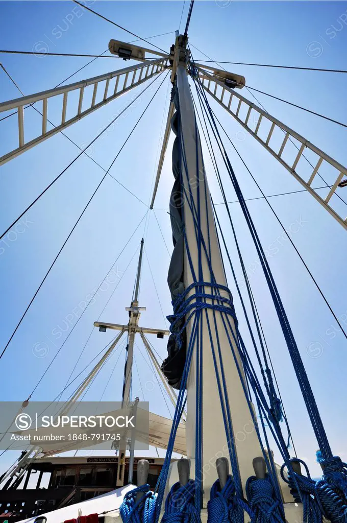 Masts and awning, Buginese Schooner, Seven Seas Liveaboard