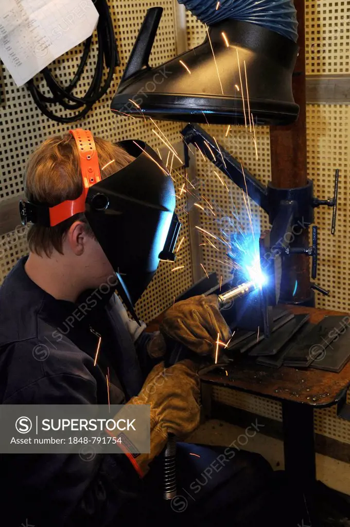 Man welding at a vocational school