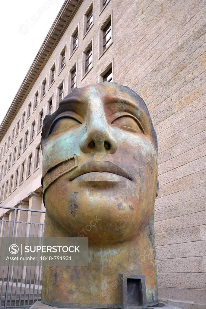 Bronze sculpture by Igor Mitoraj, Federal Foreign Office