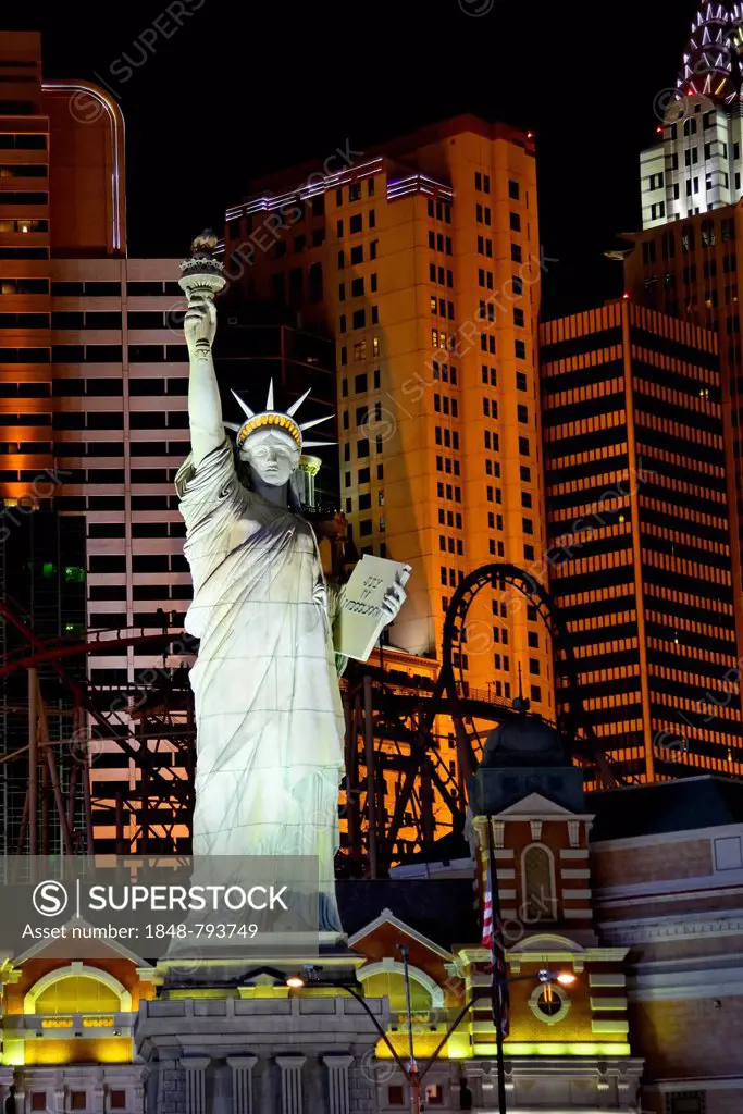 Las Vegas Boulevard with Statue of Liberty at night