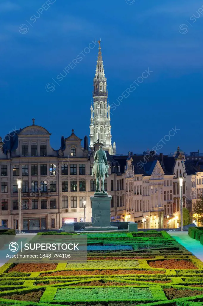 View from Mont des Arts, Mont des Arts, at the equestrian statue of King Albert I and Town Hall Tower