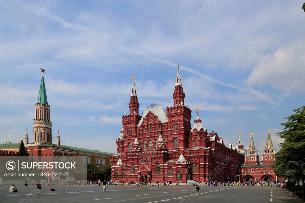 Red Square or Krasnaya Ploshchad, with Resurrection Gate, the State Historical Museum and the Kremlin