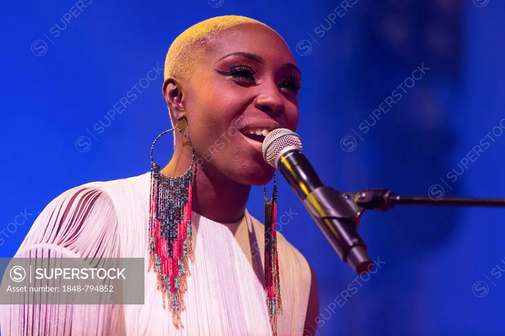 Laura Mvula, British soul and pop singer, live at the Blue Balls Festival, Luzerner Saal hall in the KKL venue