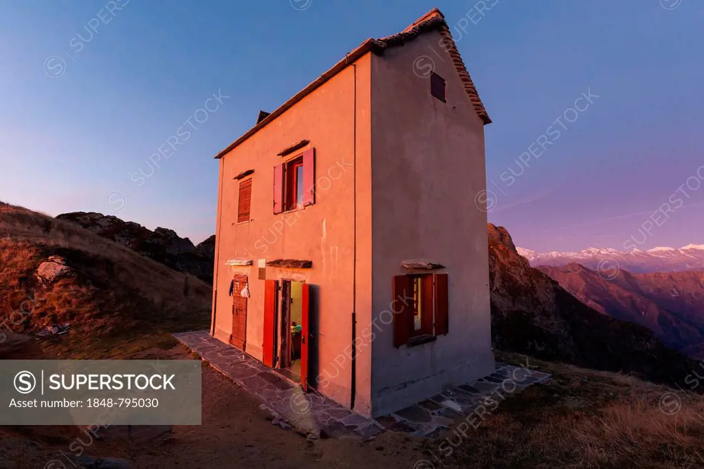 Bivacco Bocchetta di Campo mountain hut in the morning light