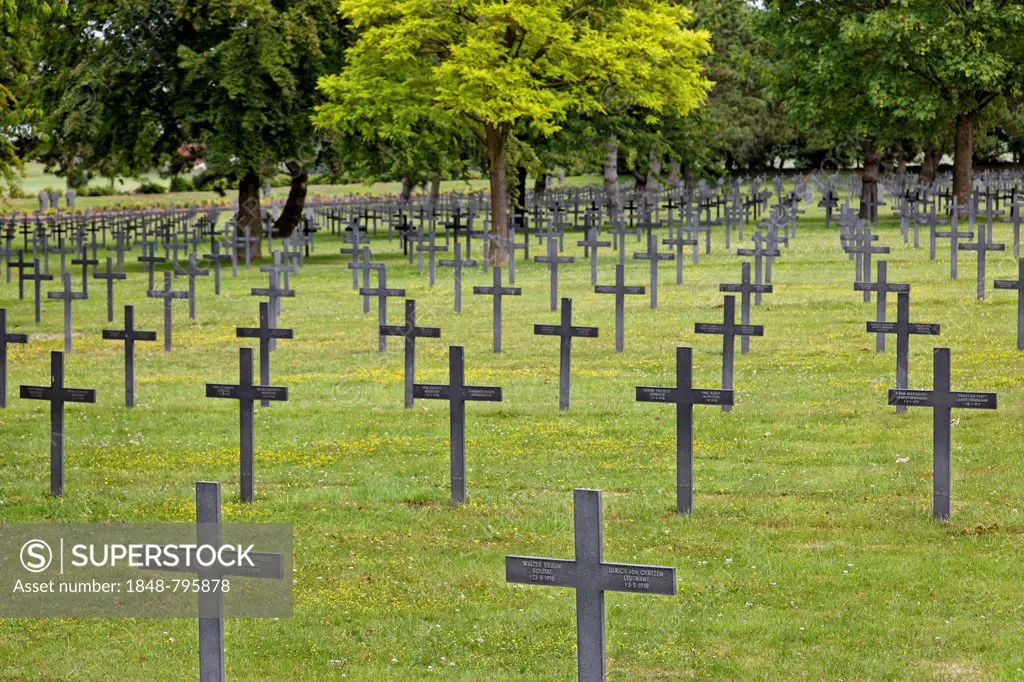 German War Cemetery with 44,833 graves from World War I in Neuville-Saint-Vaast, Arras, department of Pas-de-Calais, Nord-Pas-de-Calais region, France...