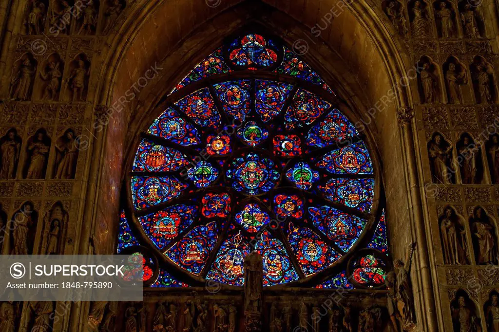Cathedral of Notre Dame, Reims, rose window in the west facade, Via Francigena, department of Marne, Champagne-Ardenne region, France, Europe