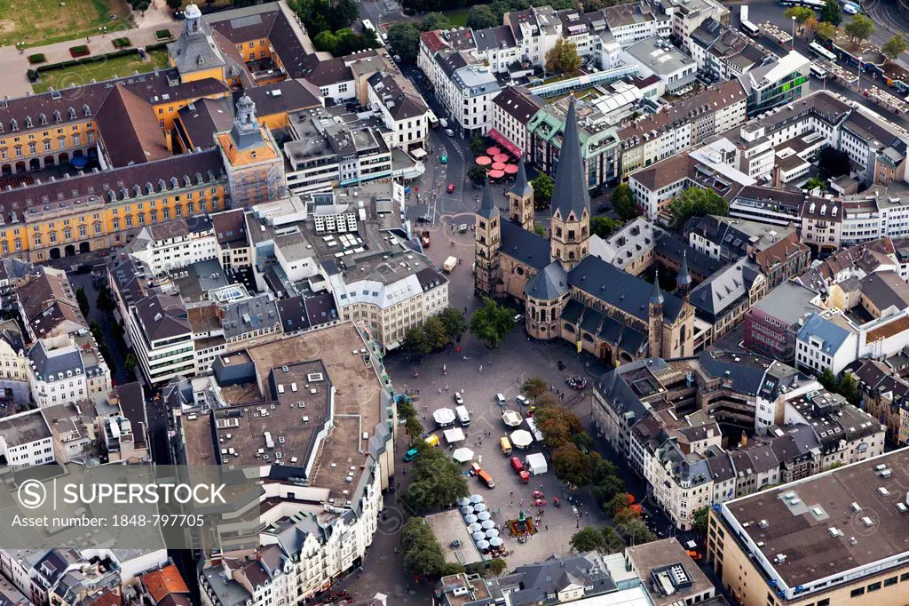 Aerial view, Bonn, city centre, Bonn Minster, Basilica, Muensterplatz square, university, Rhineland region, North Rhine-Westphalia, Germany, Europe