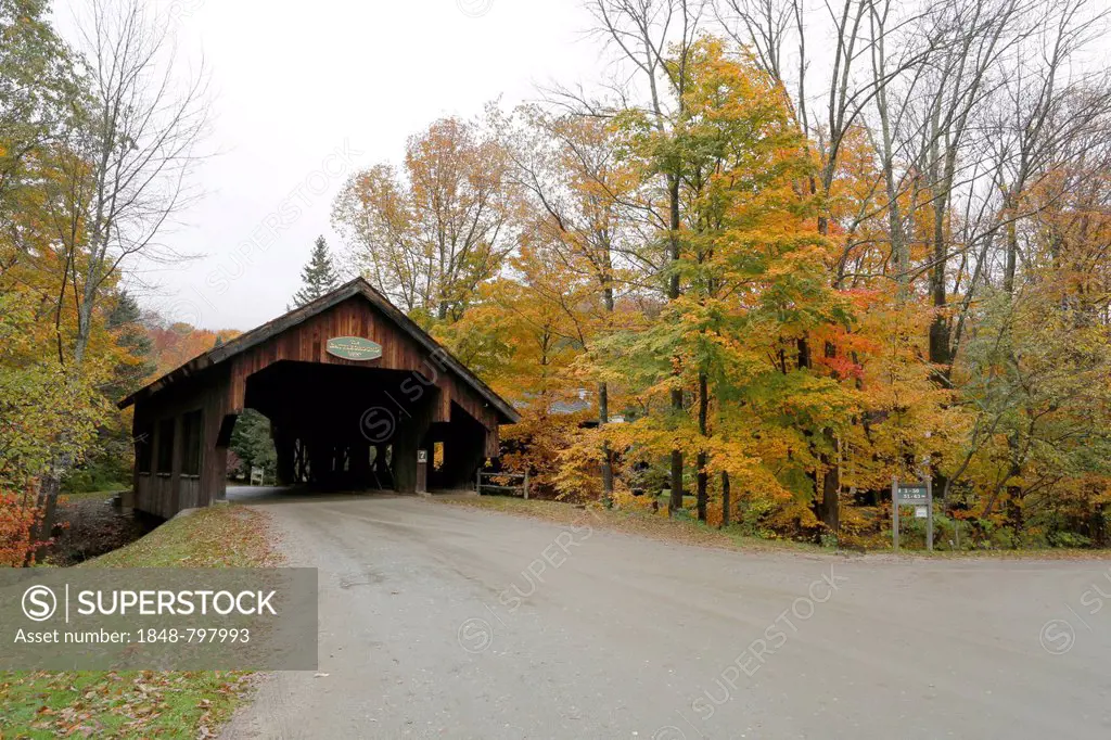 Battleground Covered Bridge in autumn, Mill Brook, Vermont, USA