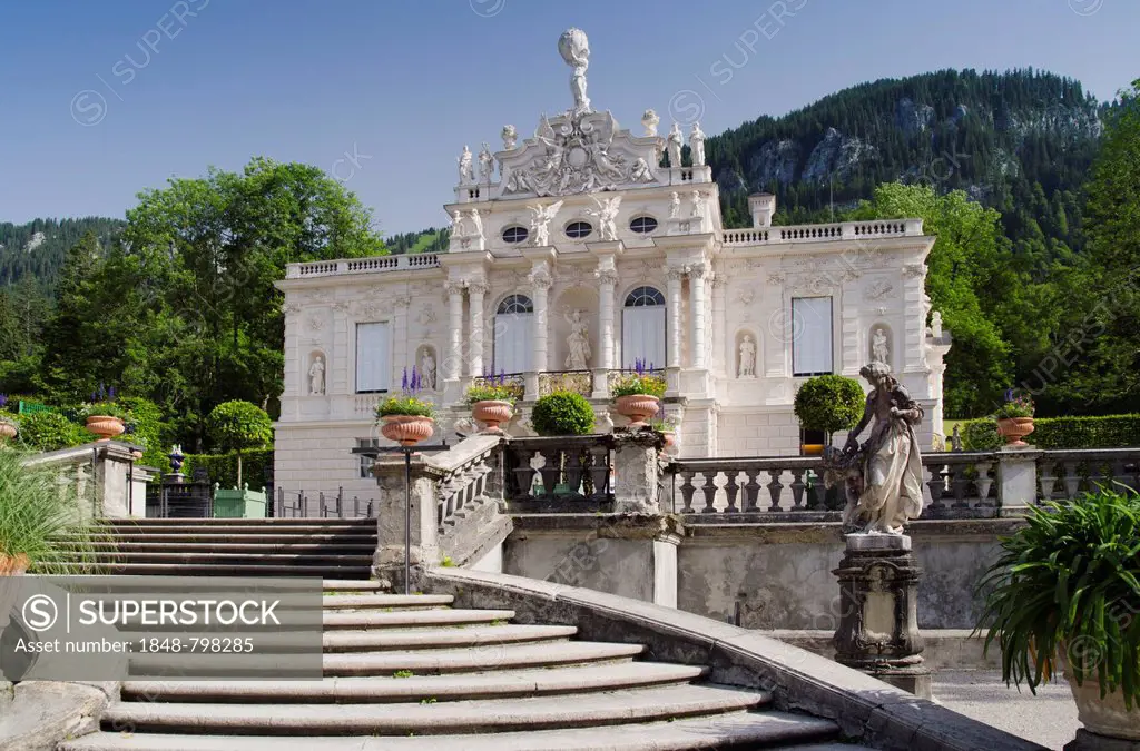 Schloss Linderhof Palace of King Ludwig II, Graswang Valley, Ammergau Alps, Oberammergau, Upper Bavaria, Bavaria, Germany, Europe