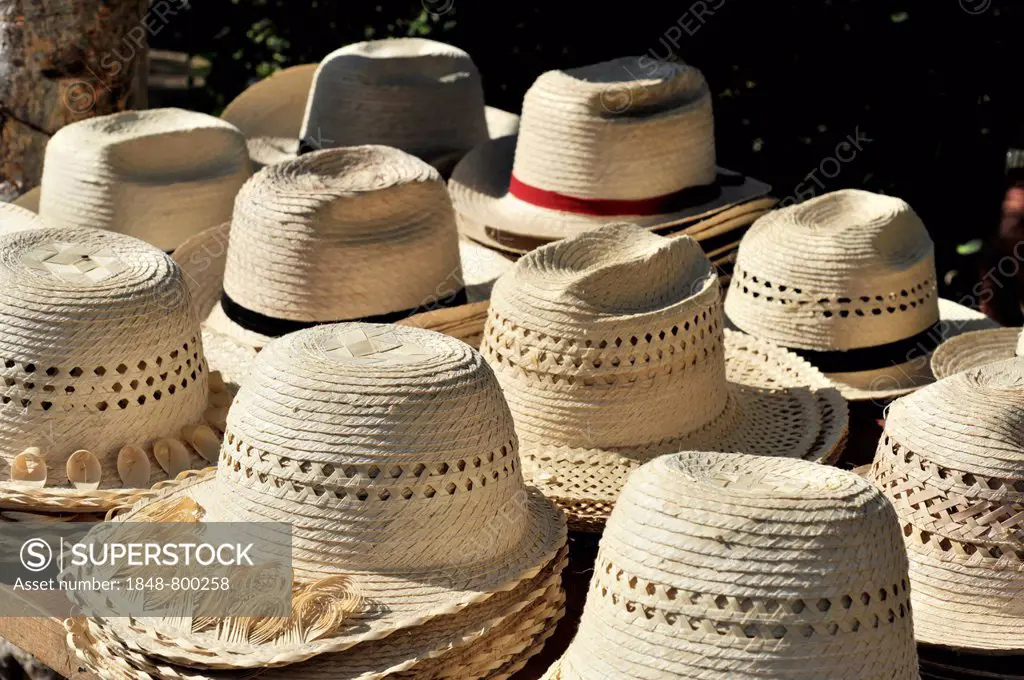 Straw hats, souvenirs, street vendor, Trinidad, Sancti Spiritus province, Cuba, Greater Antilles, Central America, America