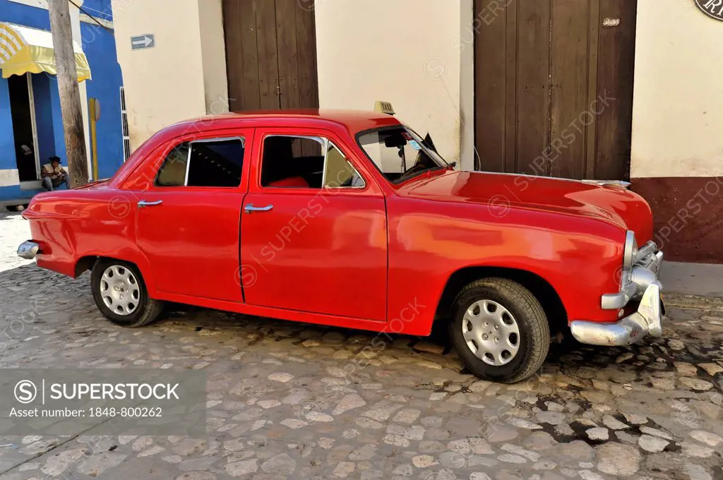 Classic car from the 50s, Trinidad, Sancti Spiritus province, Cuba, Greater Antilles, Central America, America