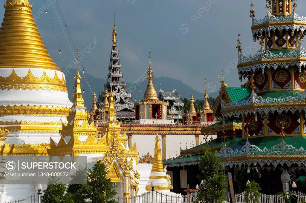 Pagoda or Chedi, Temples of Wat Jong Kham and Chong Kham or Wat Jong Klang and Chong Klang, Mae Hong Son, Northern Thailand, Thailand, Asia