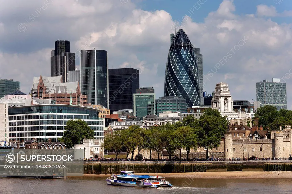 Swiss Re Tower, The Gherkin, Financial District, River Thames, London, England, United Kingdom, Europe
