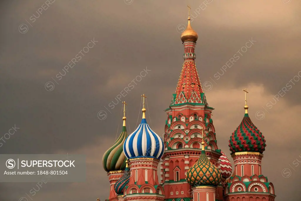 Towers and domes of St. Basil's Cathedral, stormy atmosphere, Moskau, Moscow Oblast, Russia