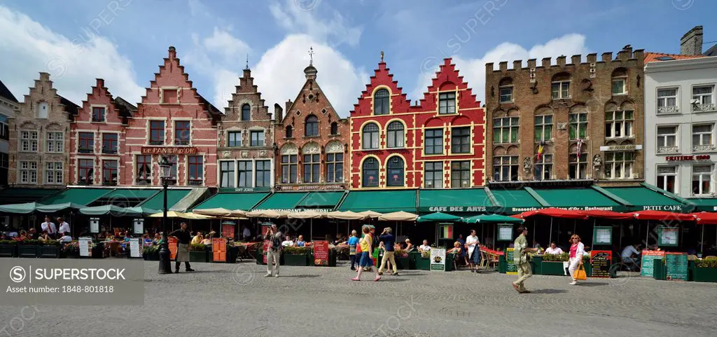 Street restaurants, sidewalk cafés, guild houses, Grote Markt, market square, historic centre, UNESCO World Heritage Site, Bruges, Flemish Region, Bel...