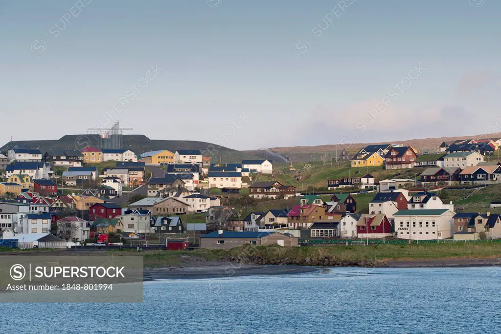 Centre of the village of Sørvágur, end of the airport runway at the rear, Sørvágur, Vágar, Faroe Islands, Denmark