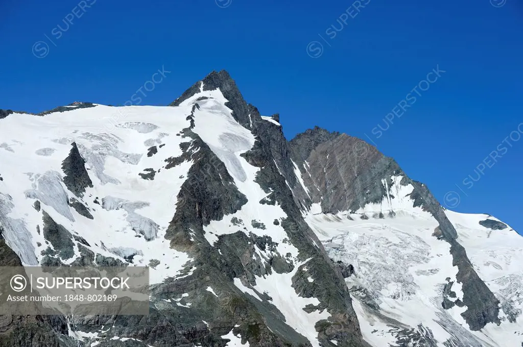 Mt Kleinglockner and Mt Grossglockner, Kaiser-Franz-Josefs-Höhe, Carinthia, Austria