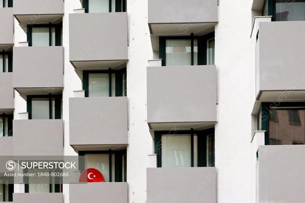 Satellite dish with the symbol of the Turkish flag on the balcony of a residential building, block of flats, Schöneberg, Berlin, Berlin, Germany