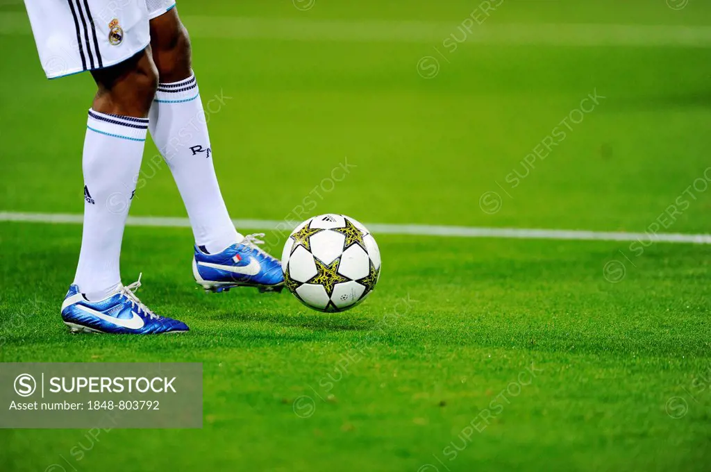 Real Madrid player running after the official match ball, Adidas Champions League Final 2013, Borussia Dortmund - Real Madrid, Dortmund, North Rhine-W...