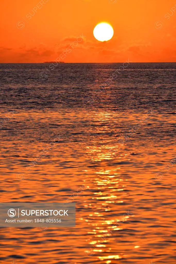 Sunrise above the sea, Ari Atoll, Maldives