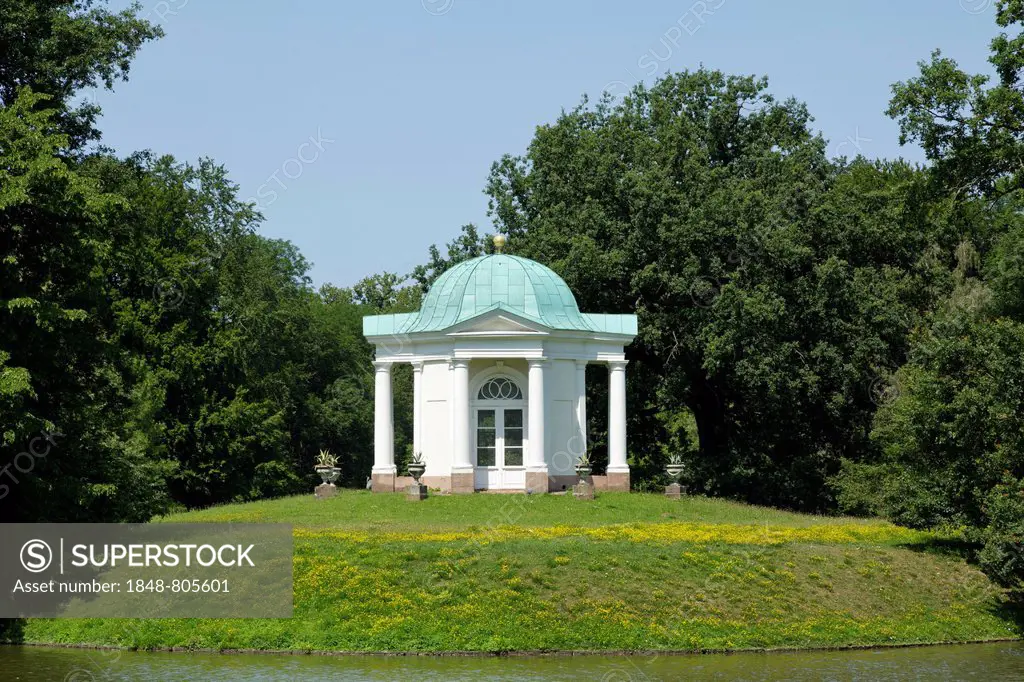 Temple, Schwaneninsel or Swan Island, Staatspark Karlsaue Park, Kassel, Hesse, Germany