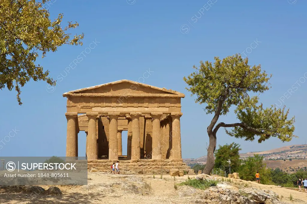 Temple of Giunone or Temple of Hera, Archaeological Area of Agrigento, Temple Valley, Valle dei Templi, Agrigento, Province of Agrigento, Sicily, Ital...