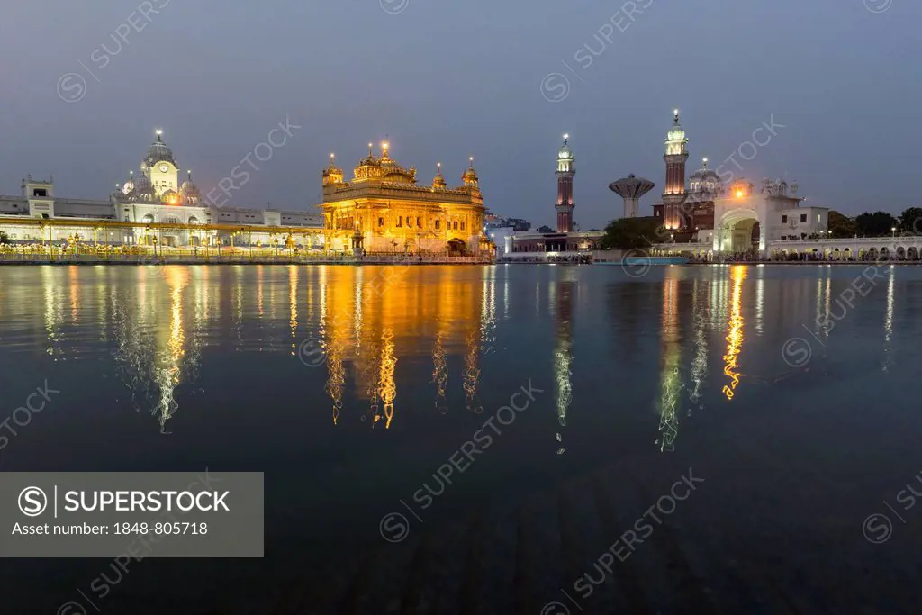 Harmandir Sahib or Golden Temple, a holy Sikh temple, Amritsar, Punjab, India