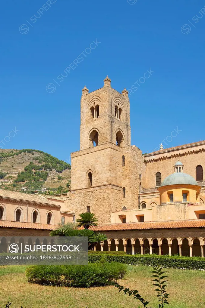 Cloister, Monreale Cathedral or Cathedral of Santa Maria Nuova, Monreale, Sicily, Italy