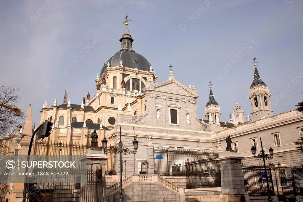 Almudena Cathedral or Catedral de Santa María la Real de la Almudena de Madrid, Madrid, Community of Madrid, Spain