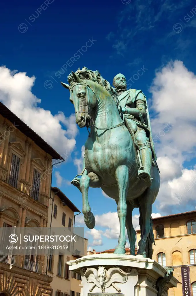The bronze equestrian statue of Cosimo I by Giambologna, 1594, Piazza della Signoria, Florence, Tuscany, Italy