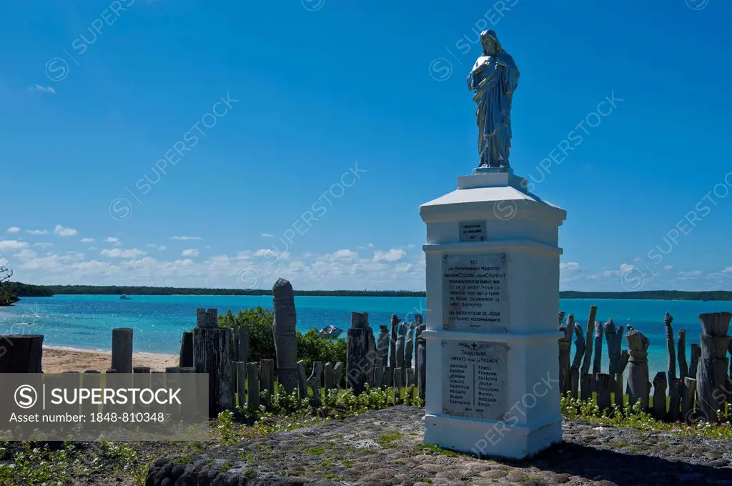 Traditional Christian statue, Île des Pins, New Caledonia, France