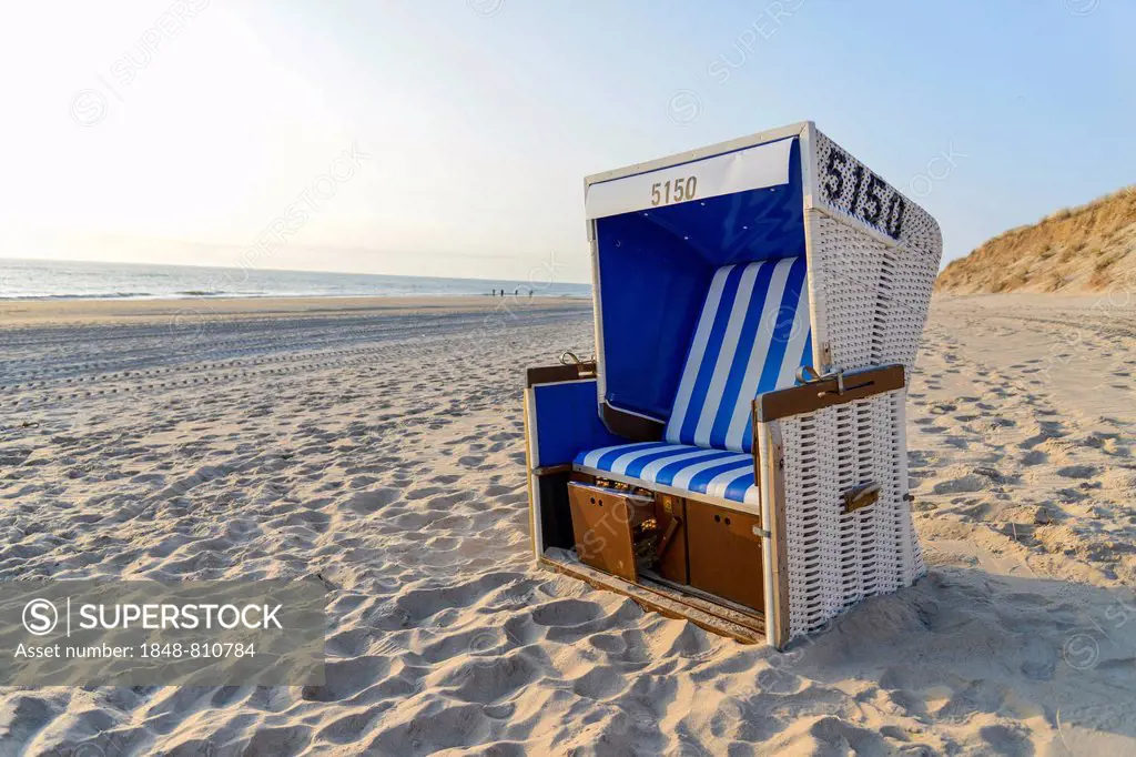 Roofed wicker beach chair on the beach, Rantum, Rantum, Sylt, North Frisian Islands, Schleswig-Holstein, Germany