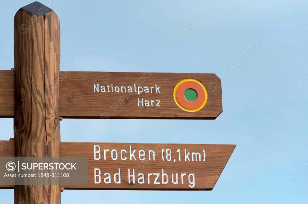 Signpost to Brocken Mountain, Harz National Park, Altenau, Lower Saxony, Germany