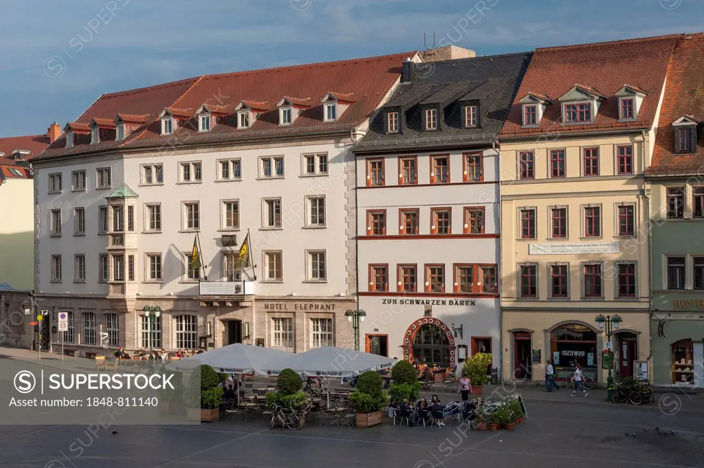 Market square in the evening light, with the Elephant Hotel and the Schwarzer Baer inn, Weimar, Thuringia, Germany