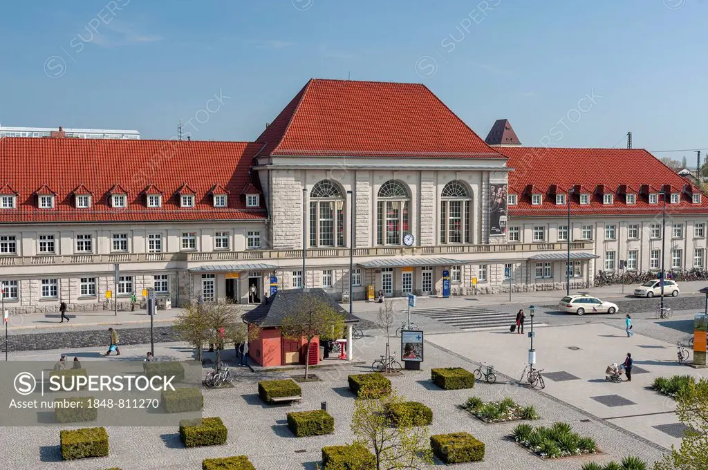 Station building with forecourt, Weimar, Thuringia, Germany